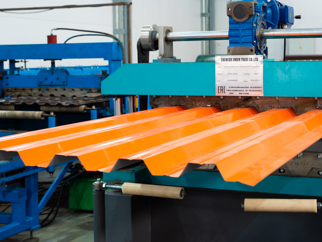 Профлист: виды и применение в современном строительстве